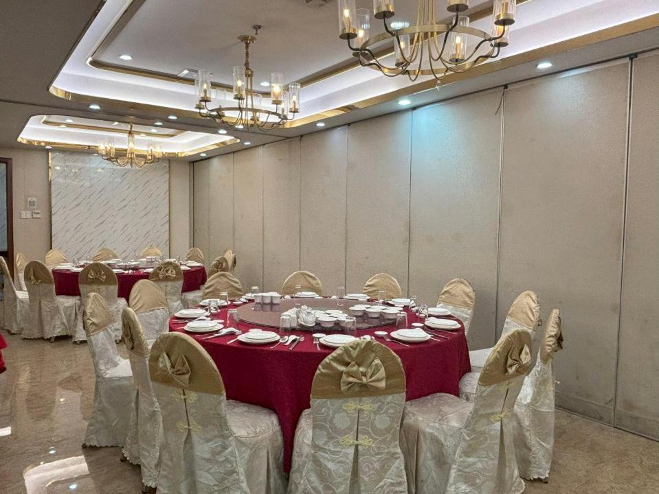 Lido De Paris Hotel Manila Kültér fotó