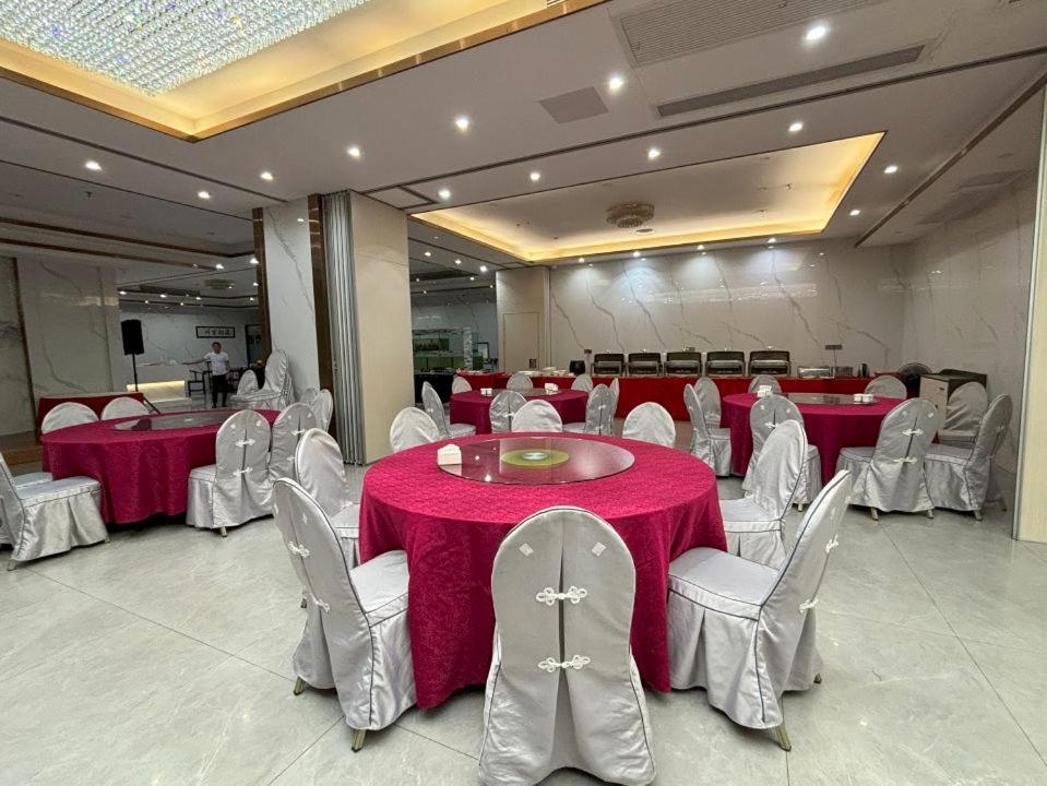 Lido De Paris Hotel Manila Kültér fotó