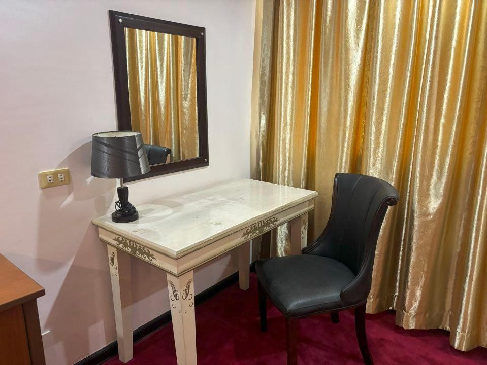 Lido De Paris Hotel Manila Kültér fotó