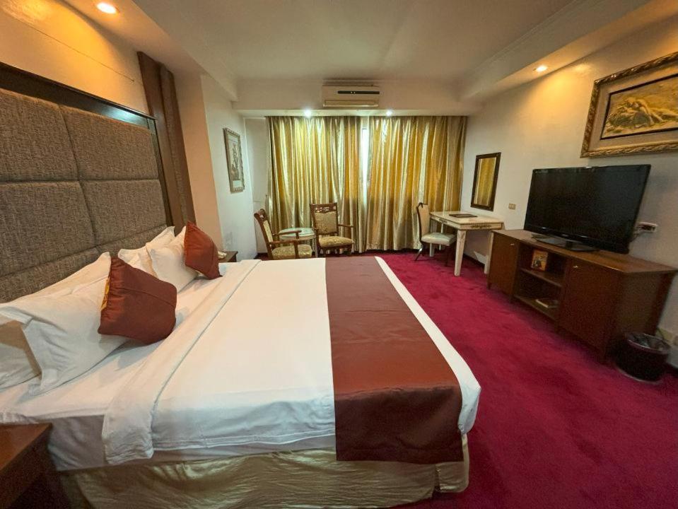 Lido De Paris Hotel Manila Kültér fotó