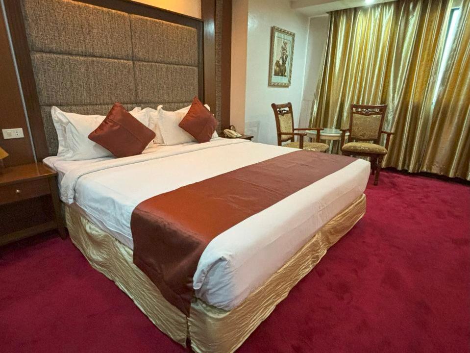 Lido De Paris Hotel Manila Kültér fotó