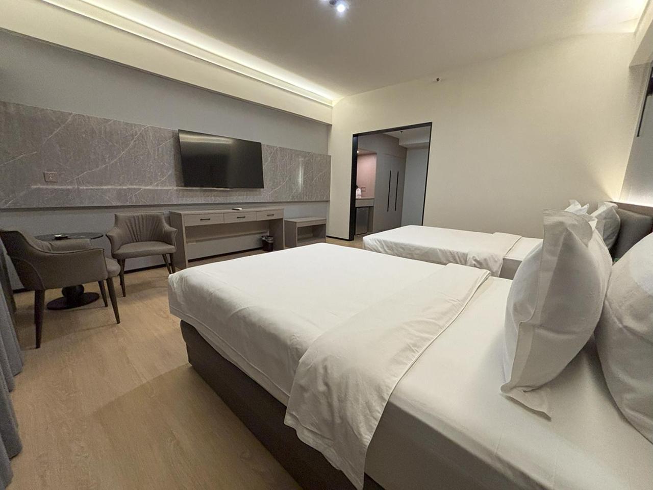 Lido De Paris Hotel Manila Kültér fotó
