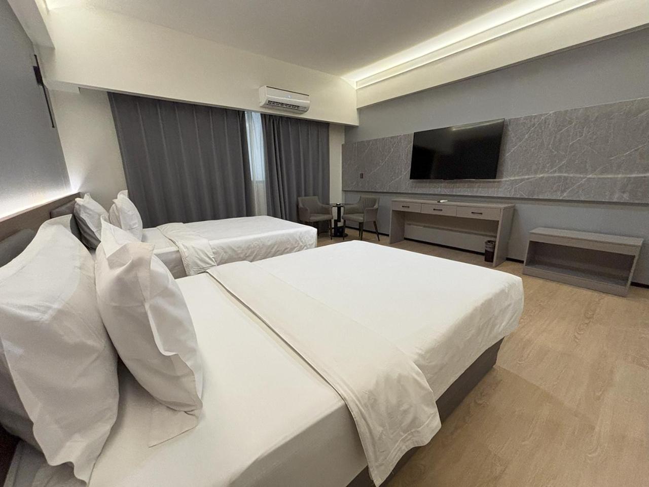 Lido De Paris Hotel Manila Kültér fotó