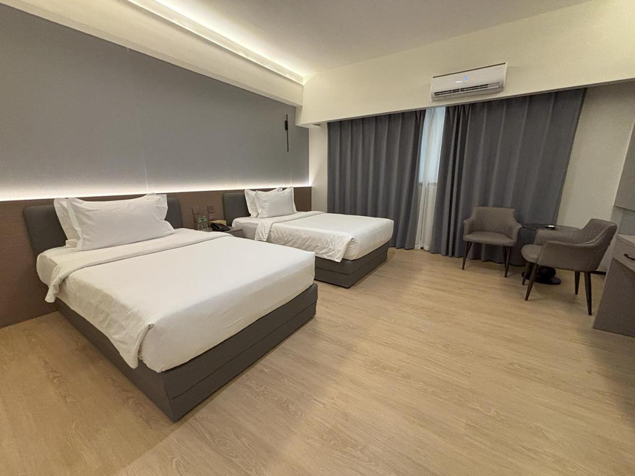 Lido De Paris Hotel Manila Kültér fotó