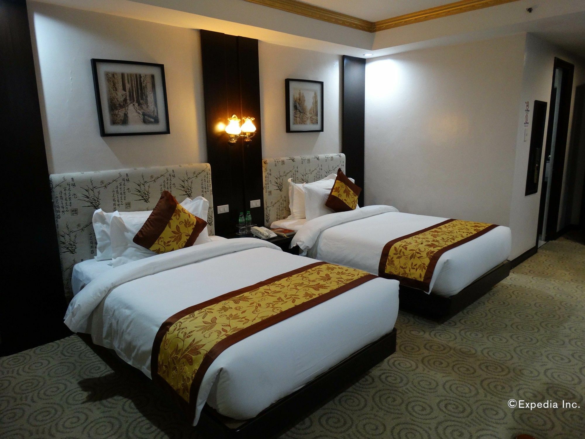Lido De Paris Hotel Manila Kültér fotó